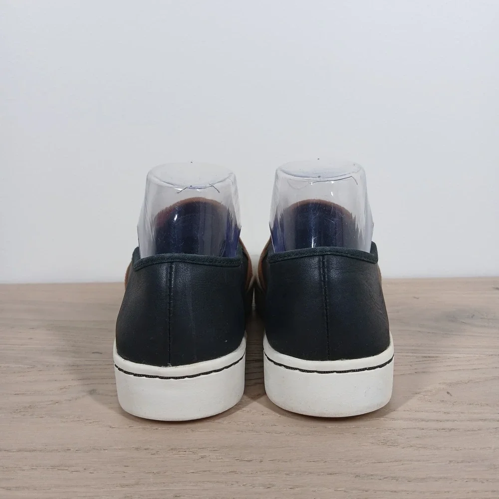 Sorel Sneakers Women 7.5 Tan Black Slip On Leather Casual Preppy Streetwear